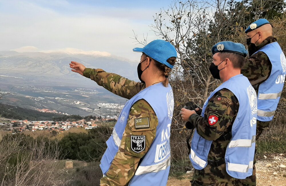 UNTSO HoM/CoS, Major General Patrick Gauchat receiving a ground brief overlooking the Blue Line in South Lebanon while on patrol with OGL during his first official visit to Lebanon as HoM/CoS. Pictured with him are UNMO’s from Team X-Ray, SIERRA and Chief OGL